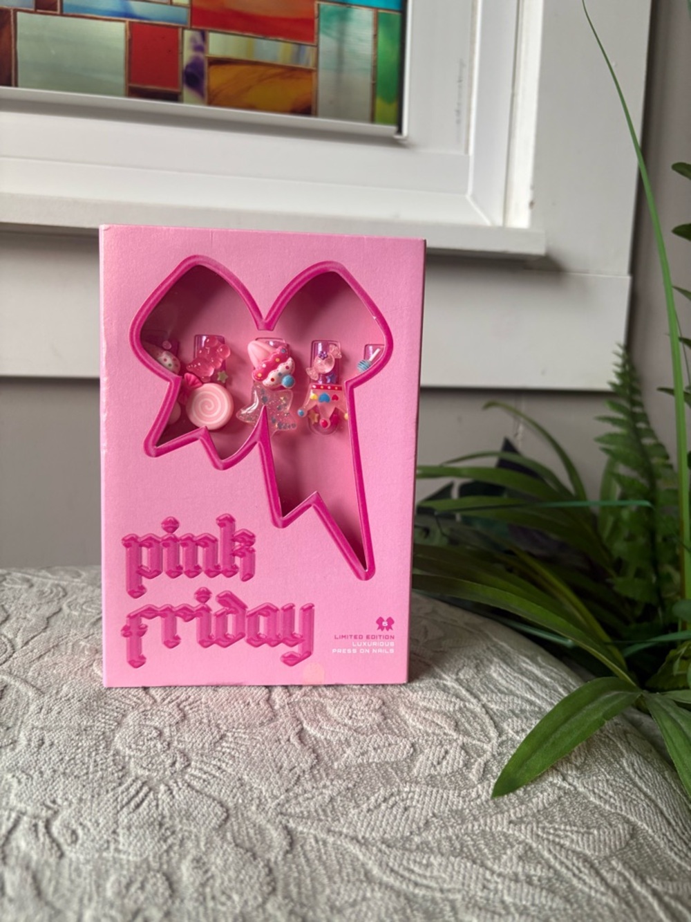 Pink Friday Press On Nail Set